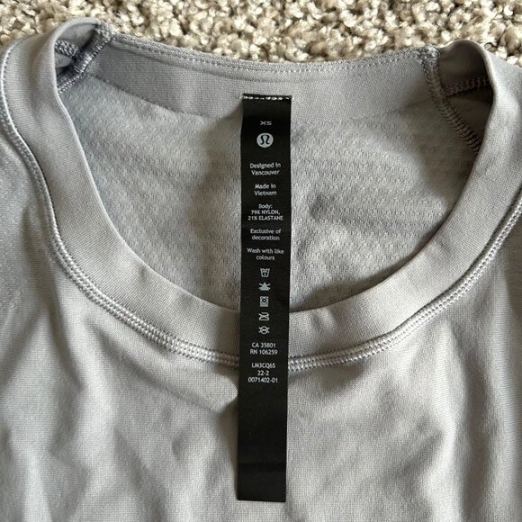 Lululemon Women's Sz XS Seamless Long Sleeve Crew Neck Top - Picture 3 of 7